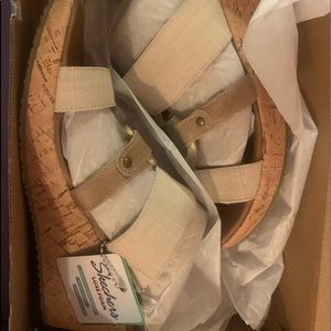 COPY - Size 8 Skechers Luxe Foam Shoes Brand New!